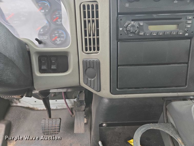 image for item DU2580 2009 International Dura Star street sweeper