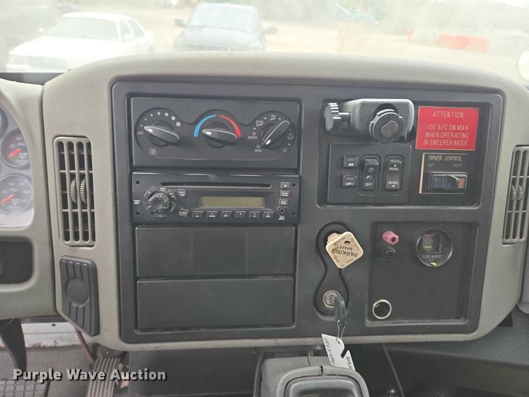 image for item DU2580 2009 International Dura Star street sweeper