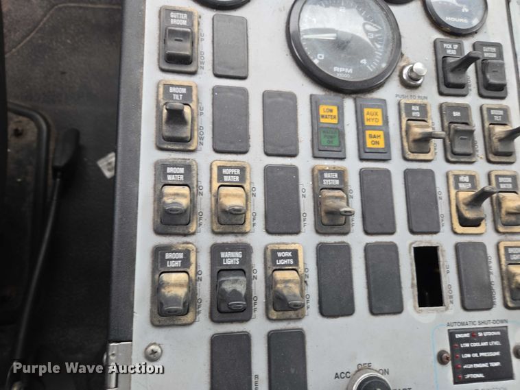 image for item DU2580 2009 International Dura Star street sweeper