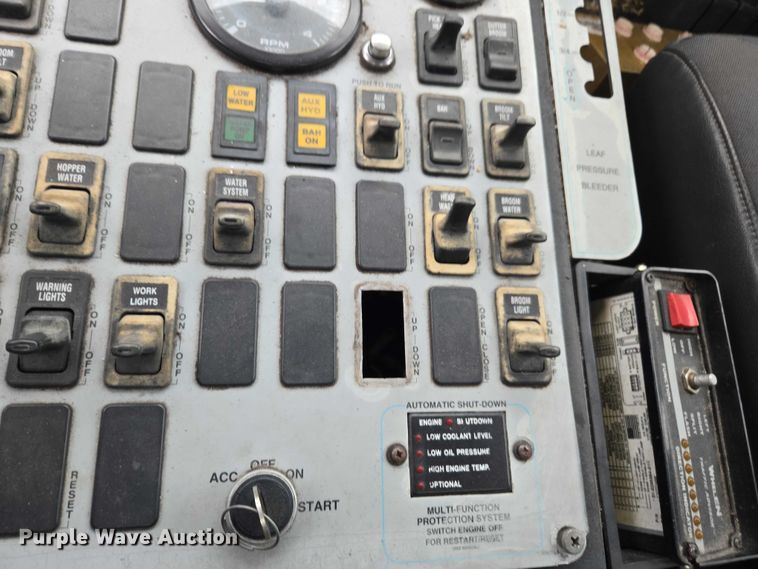 image for item DU2580 2009 International Dura Star street sweeper