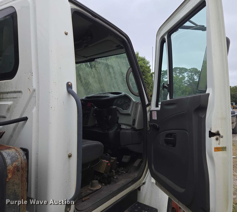 image for item DU2580 2009 International Dura Star street sweeper