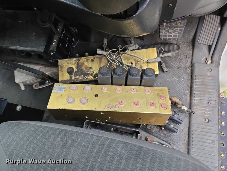 image for item DU2580 2009 International Dura Star street sweeper