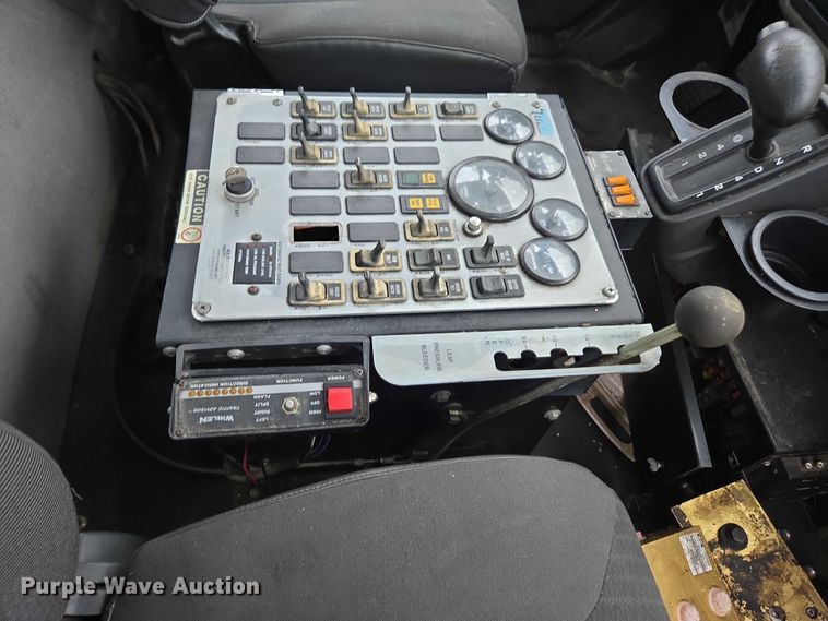 image for item DU2580 2009 International Dura Star street sweeper