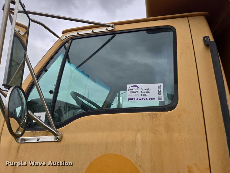 image for item DU2586 2000 Sterling L7501 dump truck