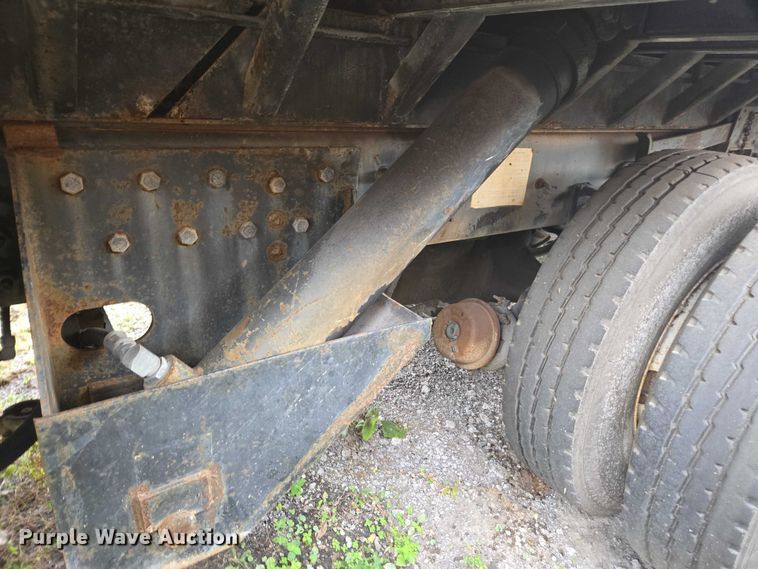 image for item DU2586 2000 Sterling L7501 dump truck