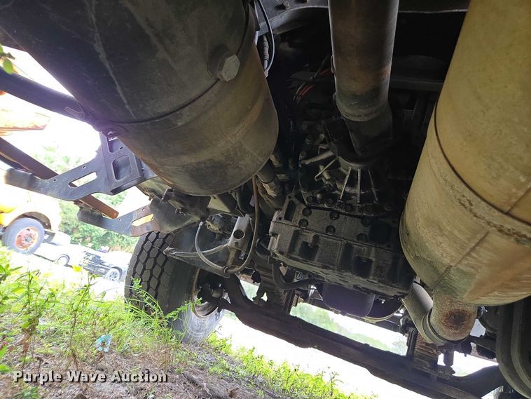 image for item DU2586 2000 Sterling L7501 dump truck