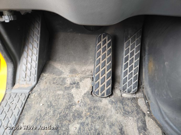 image for item DU2586 2000 Sterling L7501 dump truck