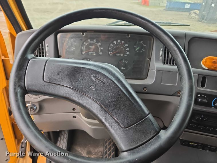 image for item DU2586 2000 Sterling L7501 dump truck