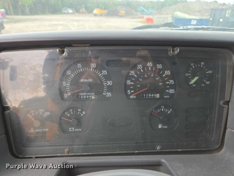 image for item DU2586 2000 Sterling L7501 dump truck