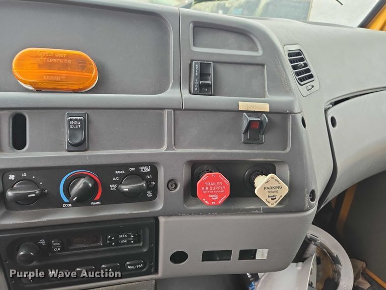 image for item DU2586 2000 Sterling L7501 dump truck