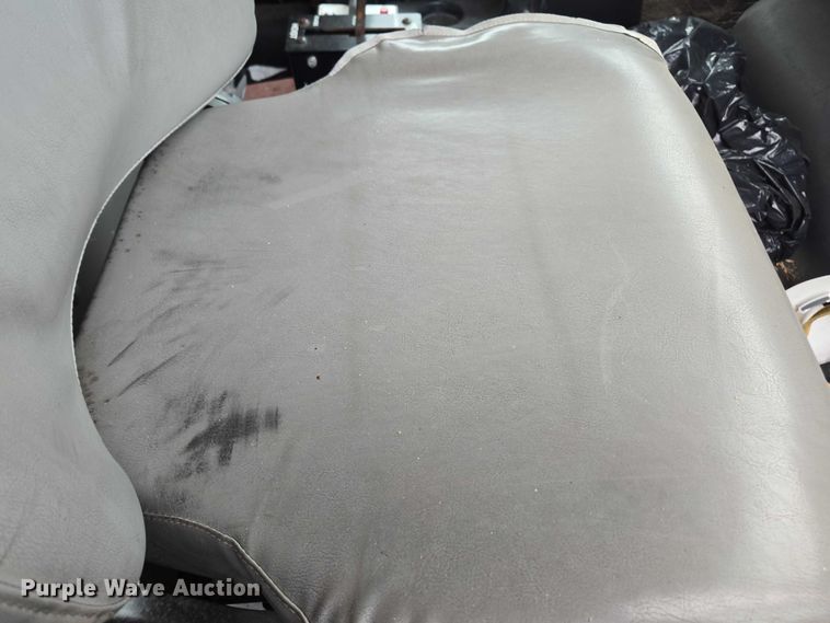 image for item DU2586 2000 Sterling L7501 dump truck