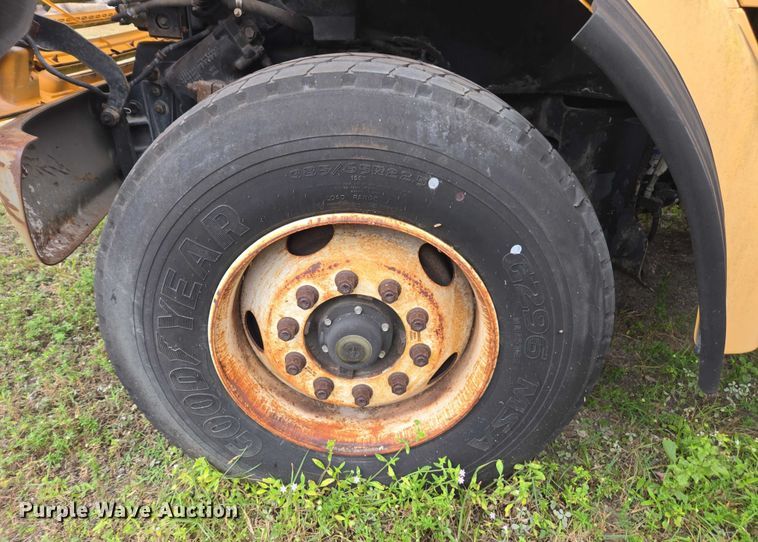 image for item DU2586 2000 Sterling L7501 dump truck