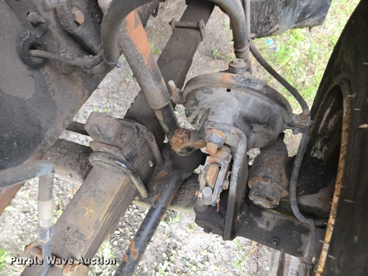 image for item DU2586 2000 Sterling L7501 dump truck