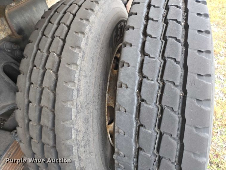 image for item DU2586 2000 Sterling L7501 dump truck