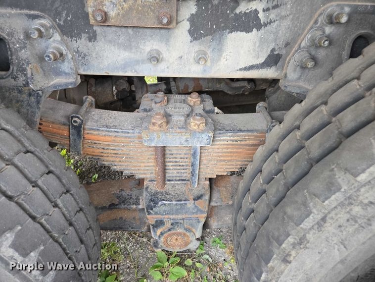 image for item DU2586 2000 Sterling L7501 dump truck