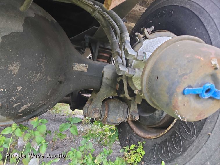 image for item DU2586 2000 Sterling L7501 dump truck