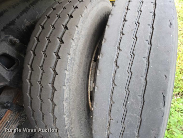 image for item DU2586 2000 Sterling L7501 dump truck