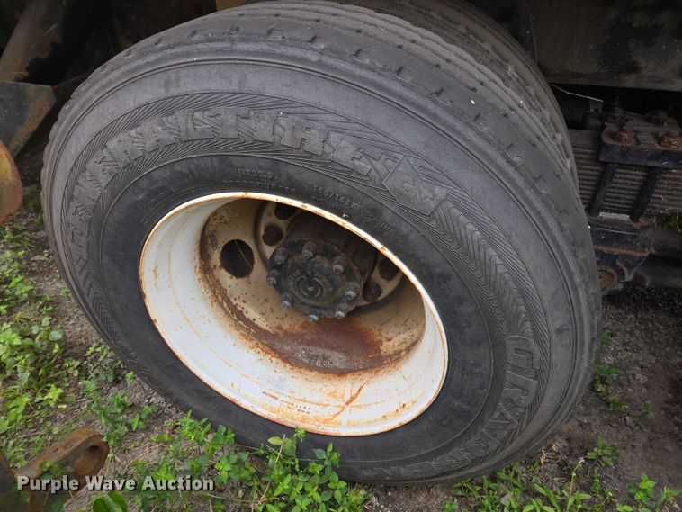 image for item DU2586 2000 Sterling L7501 dump truck
