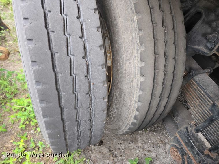 image for item DU2586 2000 Sterling L7501 dump truck