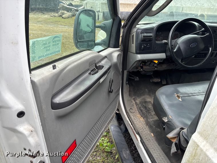 image for item DU2590 2007 Ford F-450 dump truck