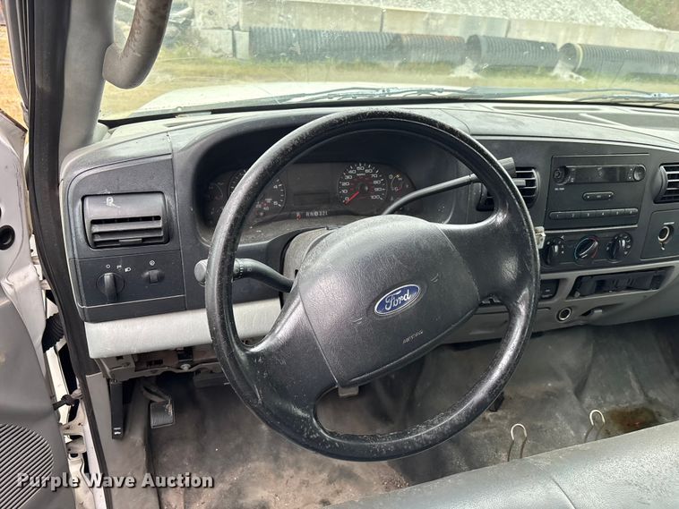 image for item DU2590 2007 Ford F-450 dump truck