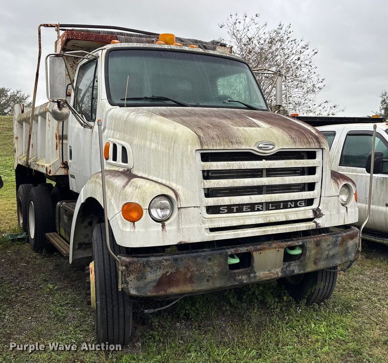 image for item DU2591 2001 Sterling dump truck