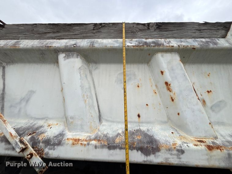 image for item DU2591 2001 Sterling dump truck