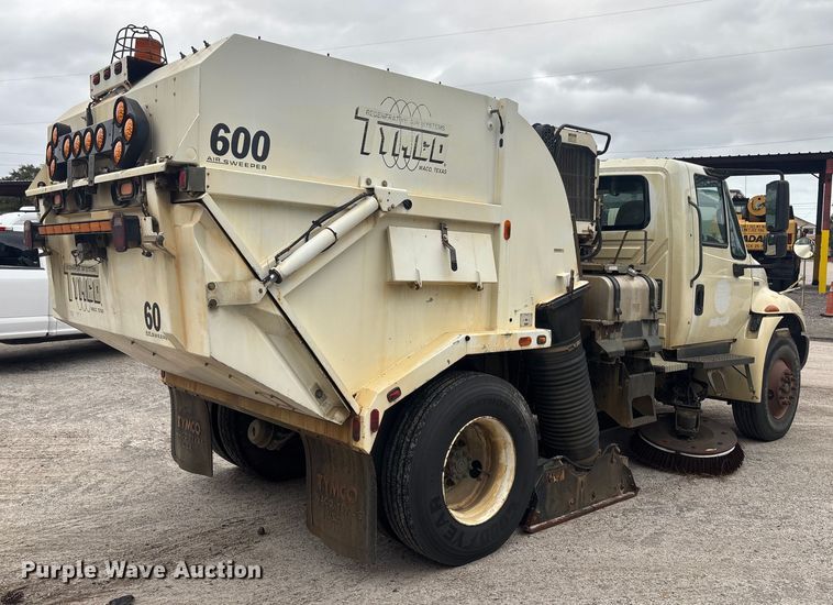 image for item DU2597 2015 International Navistar 4300M7 vacuum truck