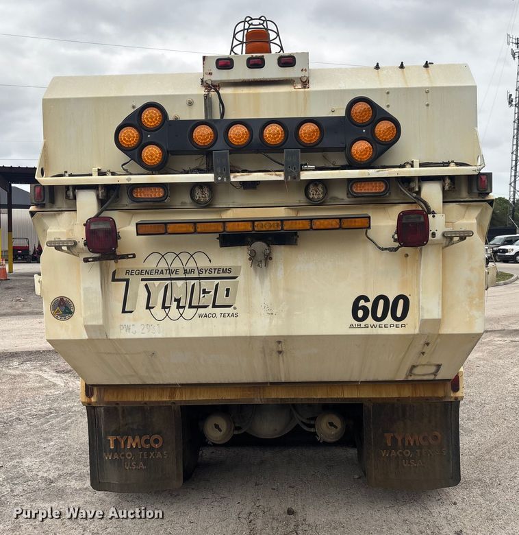 image for item DU2597 2015 International Navistar 4300M7 vacuum truck