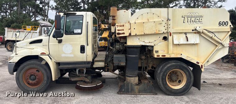 image for item DU2597 2015 International Navistar 4300M7 vacuum truck