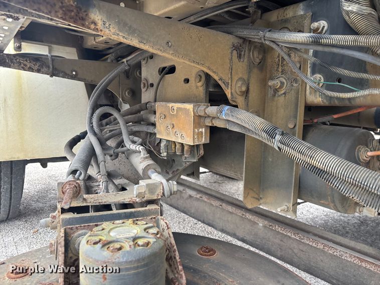 image for item DU2597 2015 International Navistar 4300M7 vacuum truck