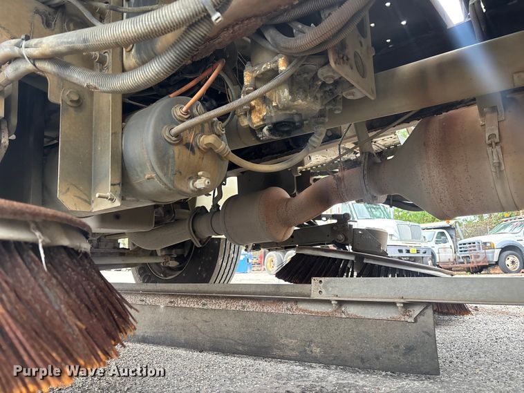 image for item DU2597 2015 International Navistar 4300M7 vacuum truck