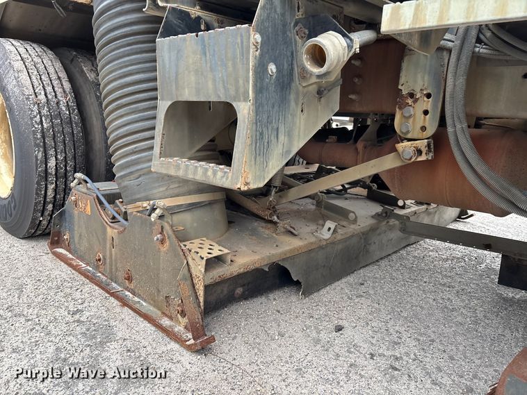 image for item DU2597 2015 International Navistar 4300M7 vacuum truck