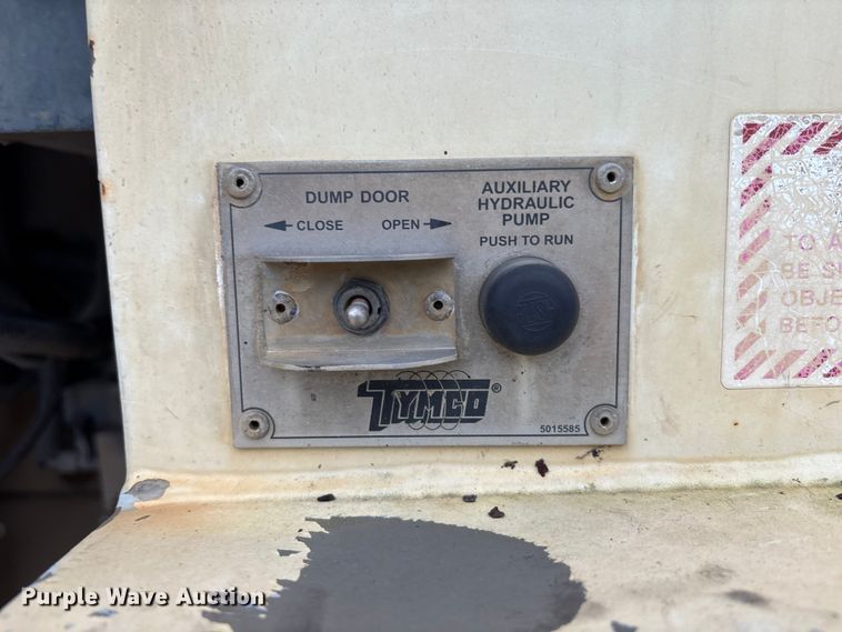 image for item DU2597 2015 International Navistar 4300M7 vacuum truck