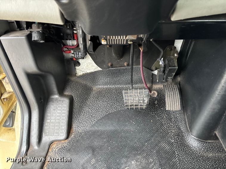 image for item DU2597 2015 International Navistar 4300M7 vacuum truck