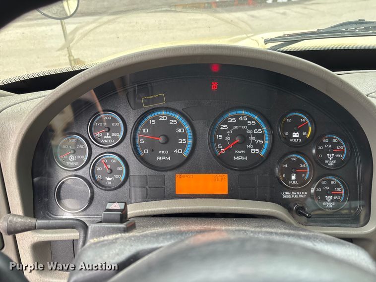 image for item DU2597 2015 International Navistar 4300M7 vacuum truck