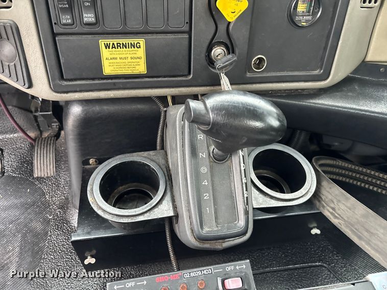 image for item DU2597 2015 International Navistar 4300M7 vacuum truck