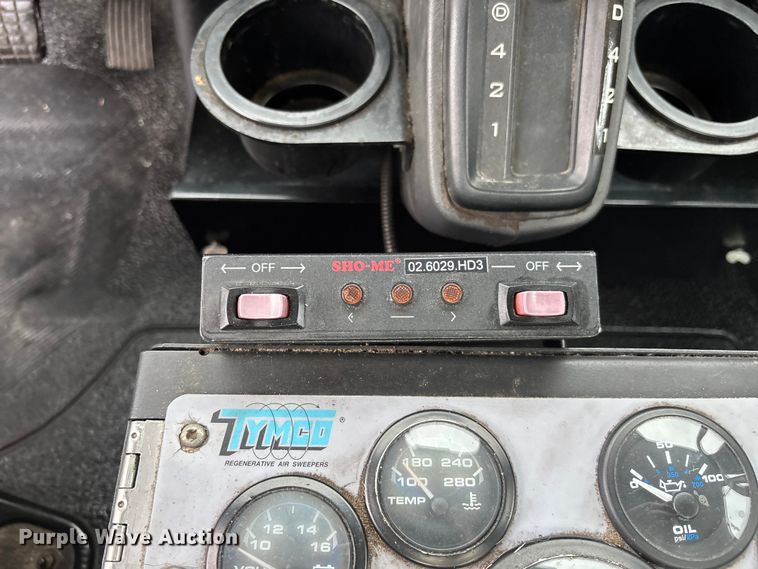 image for item DU2597 2015 International Navistar 4300M7 vacuum truck