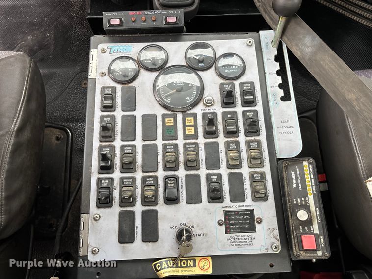 image for item DU2597 2015 International Navistar 4300M7 vacuum truck