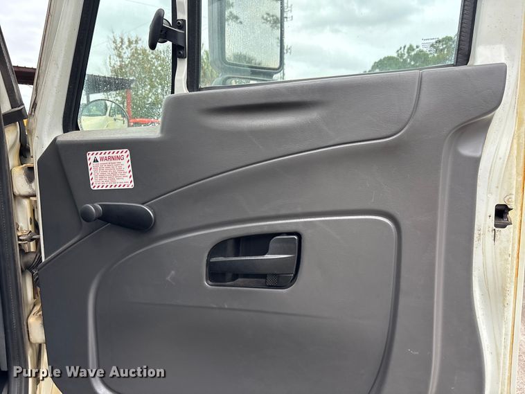 image for item DU2597 2015 International Navistar 4300M7 vacuum truck