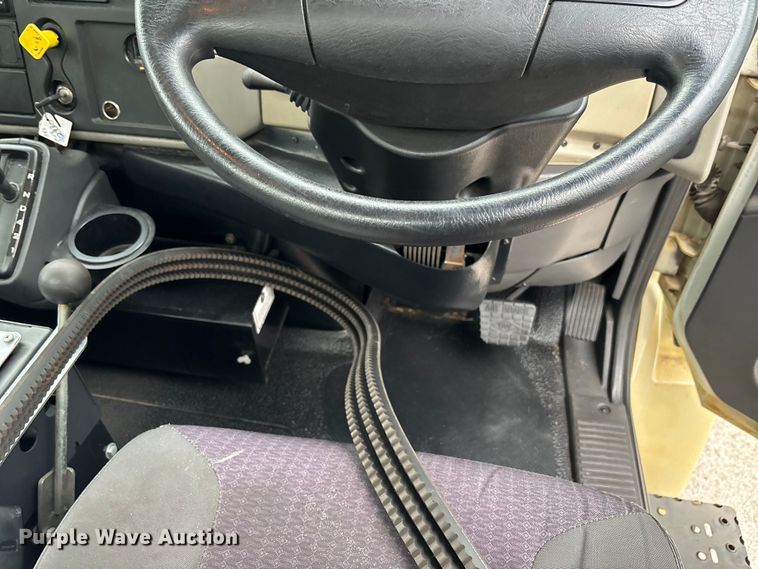 image for item DU2597 2015 International Navistar 4300M7 vacuum truck