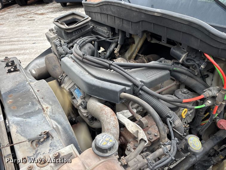 image for item DU2597 2015 International Navistar 4300M7 vacuum truck