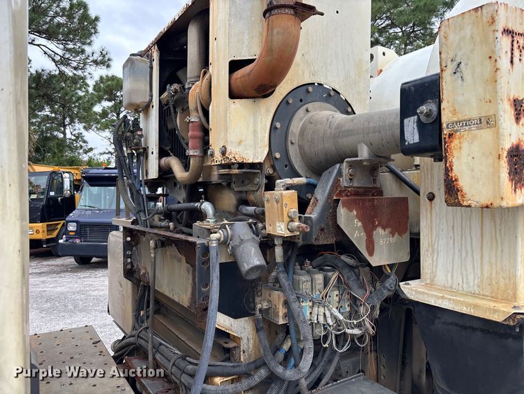 image for item DU2597 2015 International Navistar 4300M7 vacuum truck