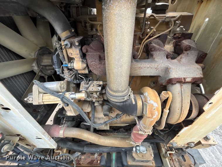 image for item DU2597 2015 International Navistar 4300M7 vacuum truck