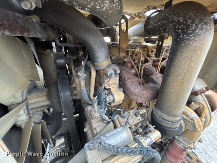 image for item DU2597 2015 International Navistar 4300M7 vacuum truck