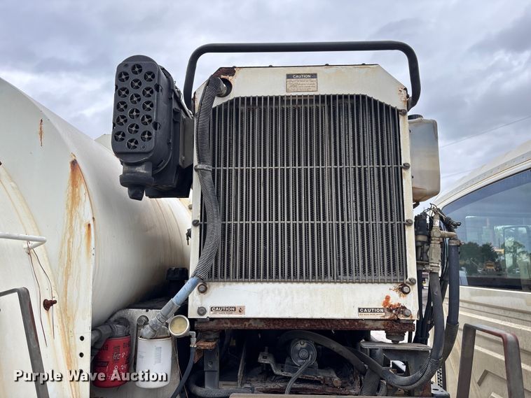 image for item DU2597 2015 International Navistar 4300M7 vacuum truck