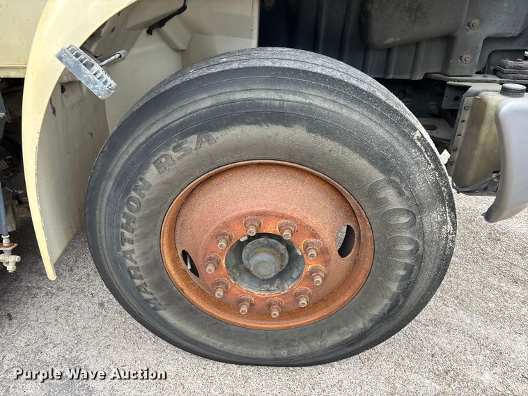 image for item DU2597 2015 International Navistar 4300M7 vacuum truck