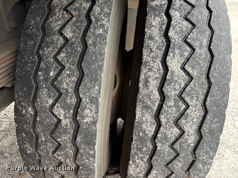 image for item DU2597 2015 International Navistar 4300M7 vacuum truck