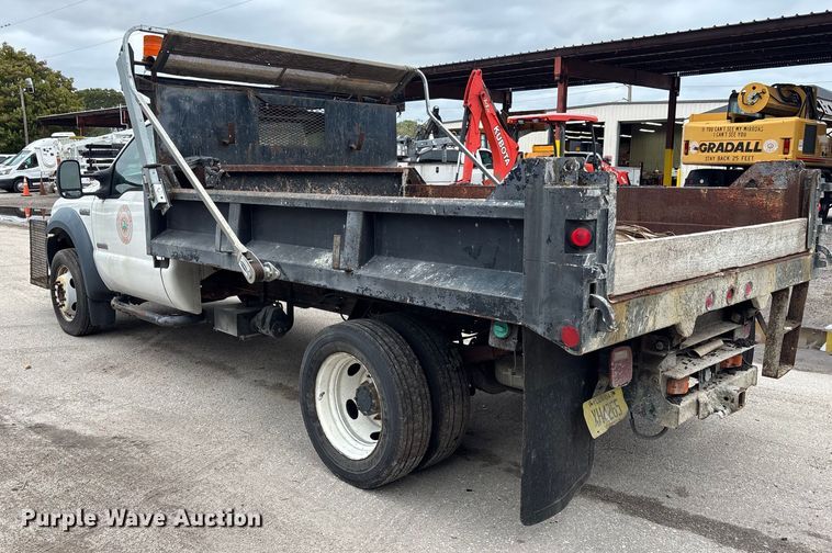 image for item DU2601 2007 Ford F450 Super Duty XL dump truck