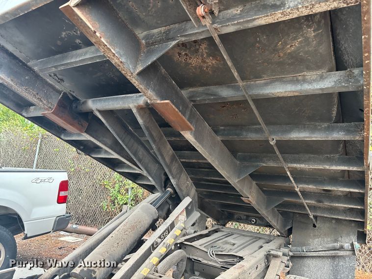 image for item DU2601 2007 Ford F450 Super Duty XL dump truck